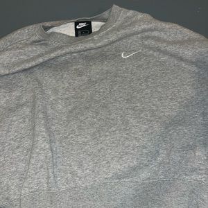 Heather gray Nike cropped women’s sweater